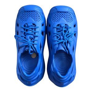 Cape Robbin Blue Cut Out Detail Rubber Wallis Sandals 9